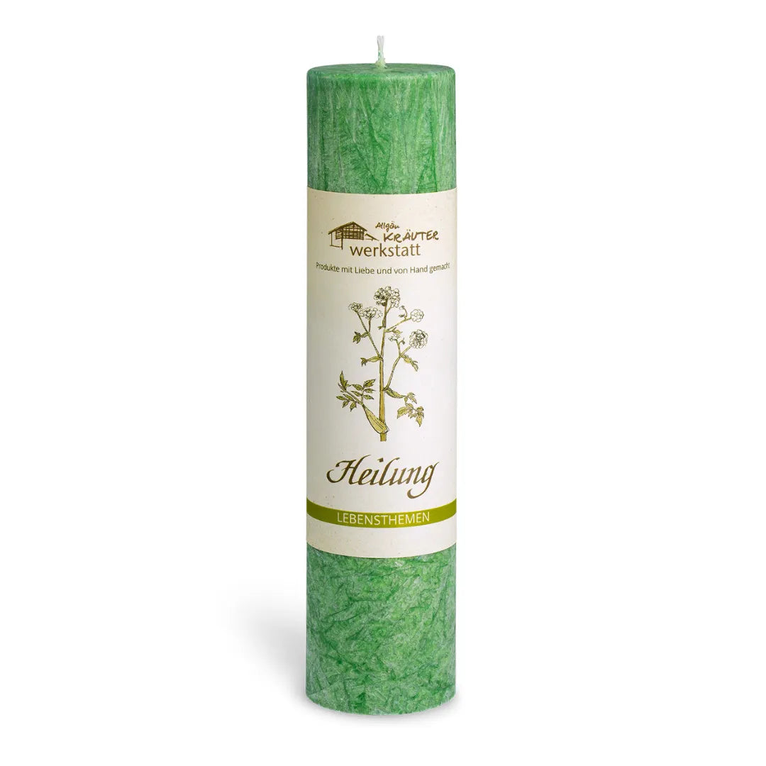 Grüne Allgäuer Heilkräuterkerze "Heilung" mit Weihrauch, Mistel, Verbena für Ruhe und Balance.