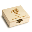 Geschlossene Holzbox "Allgäuer Räucherwerk Weisheit" mit Dachs-Motiv für innere Weisheit.