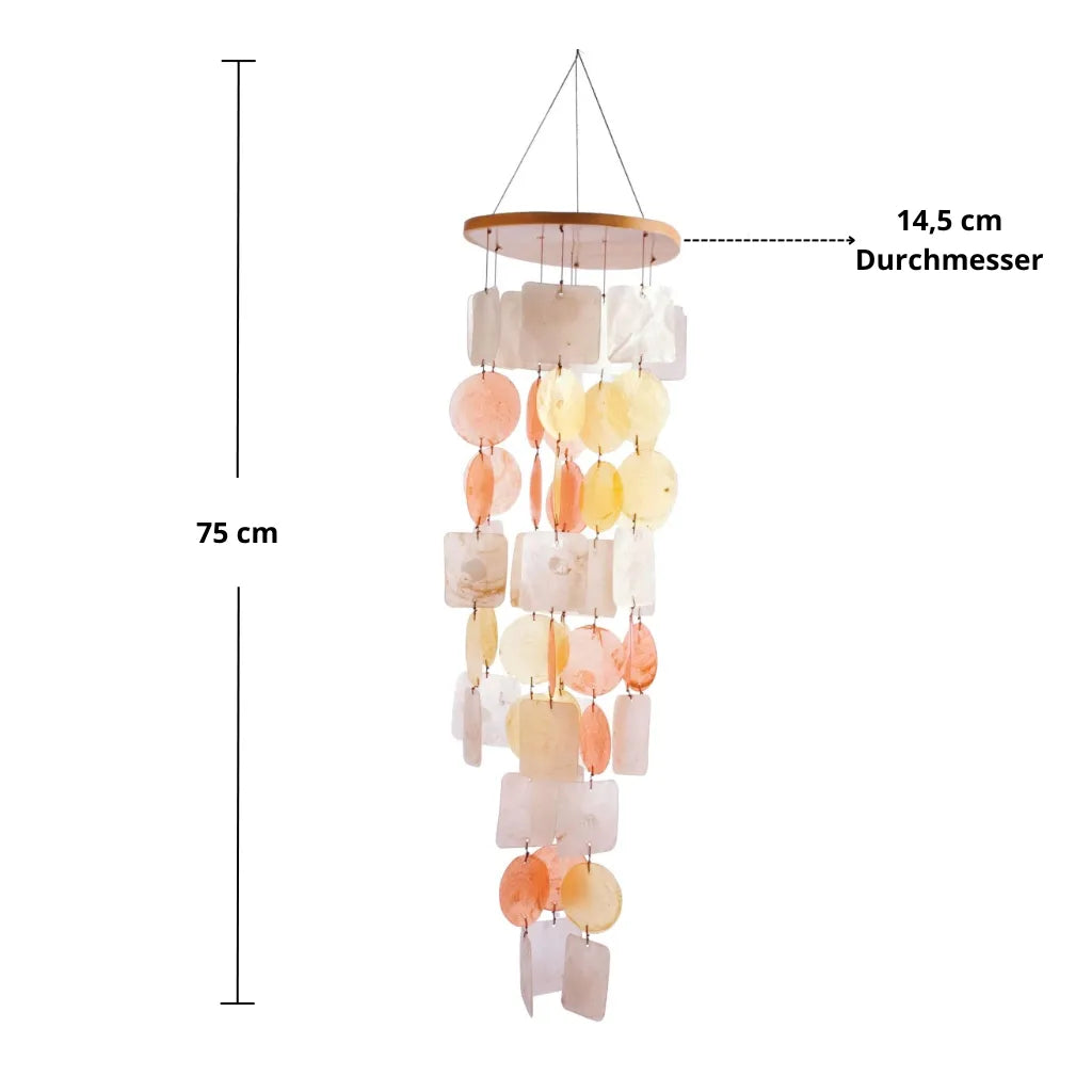 Muschelwindspiel rund Maße: 75cm lang, 14,5cm Durchmesser, mit warmen Capiz-Farben.