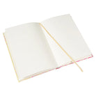 Geöffnetes A5 Notizbuch 'Flower' mit 200 blanko Seiten und Leseband.