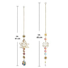 Zwei Sonnenfänger-Ketten mit Lotusmotiv & Kristallprismen, ca. 41 - 43 cm lang. Ideal als stilvolles Geschenk für Ruhe & Glanz.