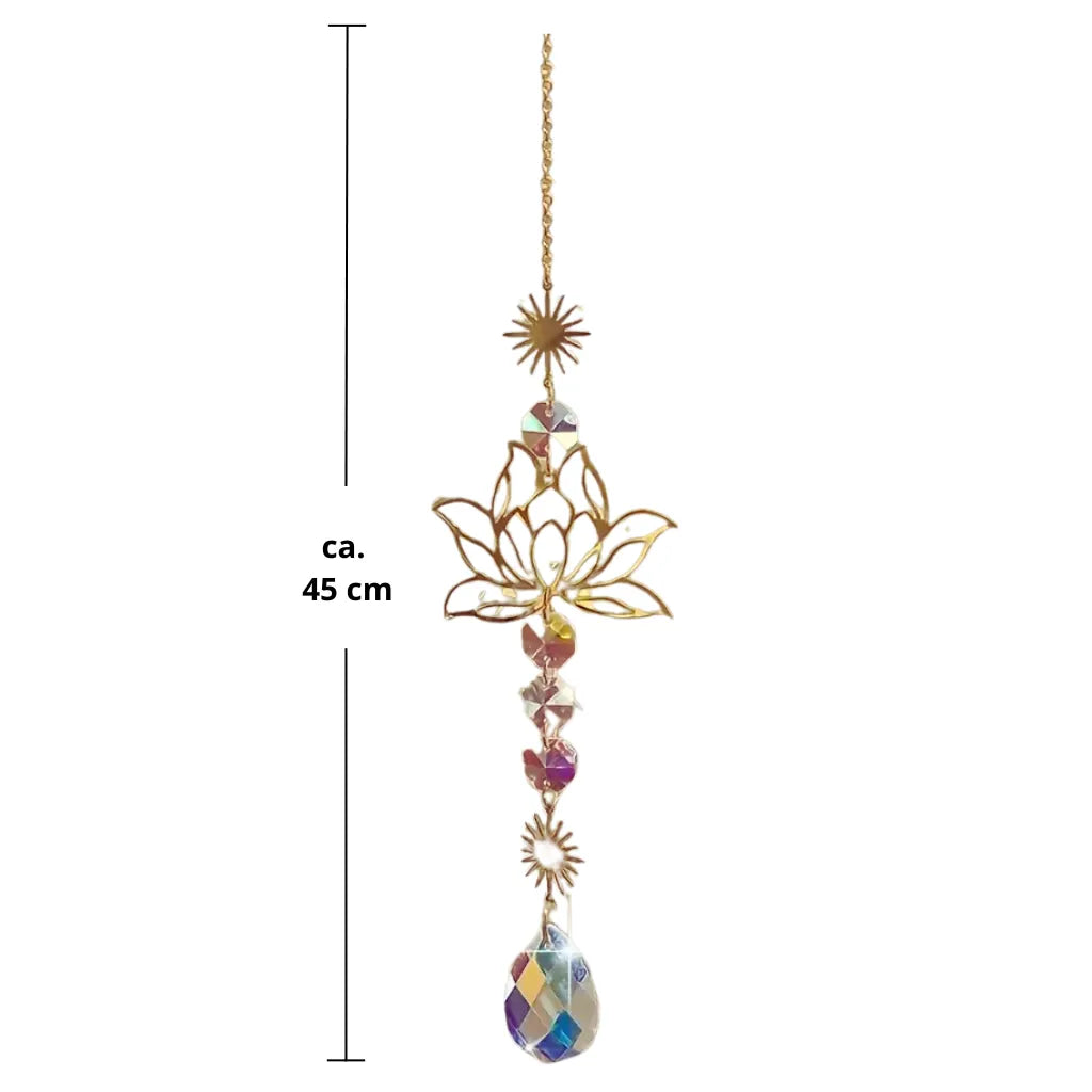 Elegante Sonnenfänger Kette mit goldenem Lotusmotiv und Kristallprismen, ca. 45 cm lang, für positive Energie.